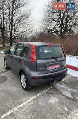 Хэтчбек Nissan Note 2006 в 