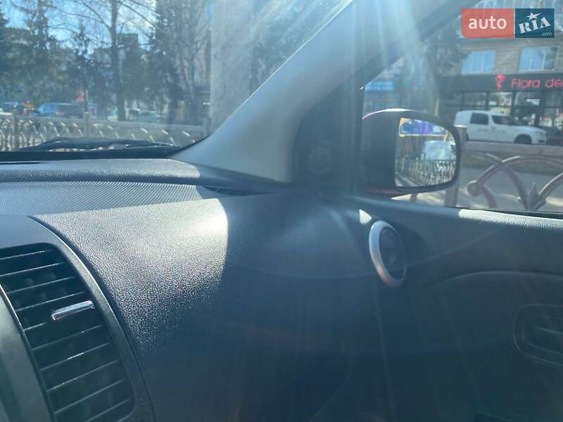 Хэтчбек Nissan Note 2011 в Ровно