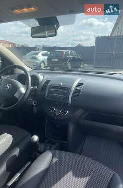 Хэтчбек Nissan Note 2006 в 