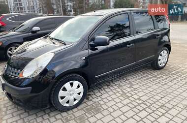 Хэтчбек Nissan Note 2007 в 