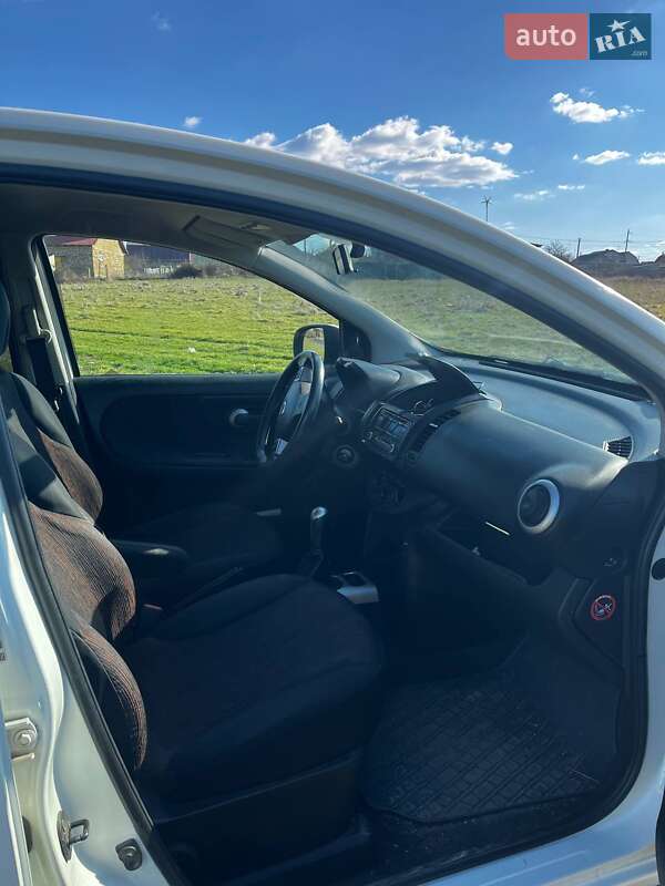 Хэтчбек Nissan Note 2011 в Одессе