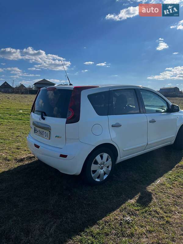 Хэтчбек Nissan Note 2011 в Одессе