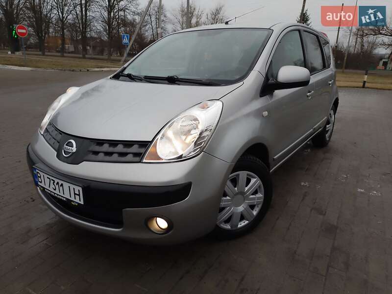 Хэтчбек Nissan Note 2006 в 