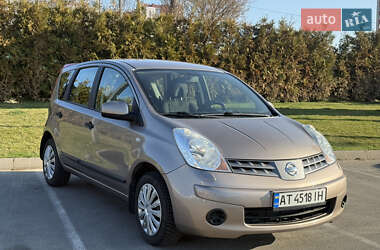 Хэтчбек Nissan Note 2008 в 