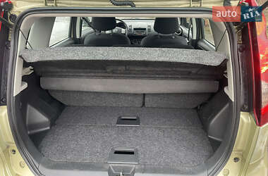 Хэтчбек Nissan Note 2009 в 