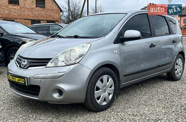 Хэтчбек Nissan Note 2011 в 