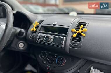 Хэтчбек Nissan Note 2011 в 