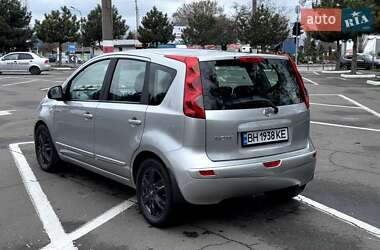 Хэтчбек Nissan Note 2006 в 