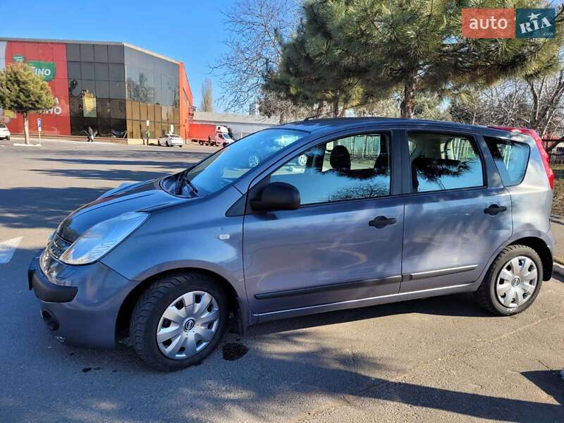 Хэтчбек Nissan Note 2007 в Одессе