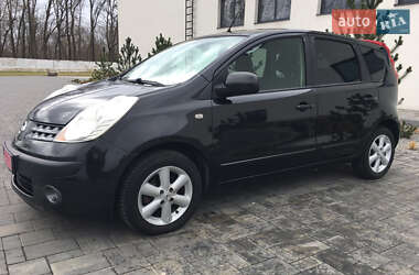 Хэтчбек Nissan Note 2007 в 