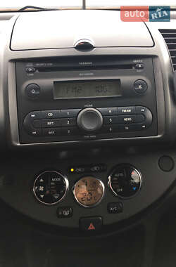 Хэтчбек Nissan Note 2007 в 