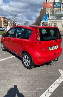 Хэтчбек Nissan Note 2008 в 