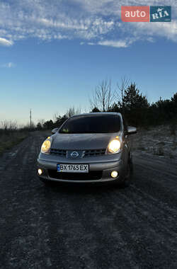 Хэтчбек Nissan Note 2007 в 