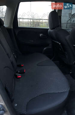 Хэтчбек Nissan Note 2007 в 