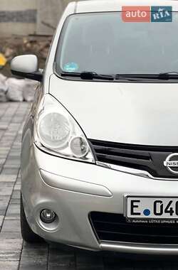 Хэтчбек Nissan Note 2009 в 