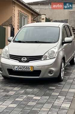 Хэтчбек Nissan Note 2009 в 