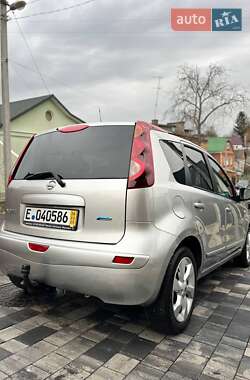 Хэтчбек Nissan Note 2009 в 