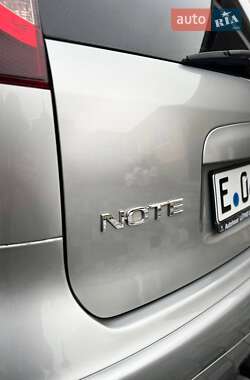 Хэтчбек Nissan Note 2009 в 