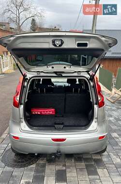 Хэтчбек Nissan Note 2009 в 