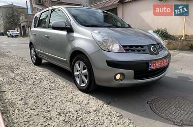 Хэтчбек Nissan Note 2007 в 