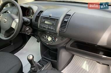 Хэтчбек Nissan Note 2007 в 