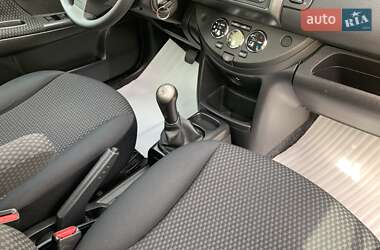 Хэтчбек Nissan Note 2007 в 