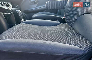 Хэтчбек Nissan Note 2006 в 