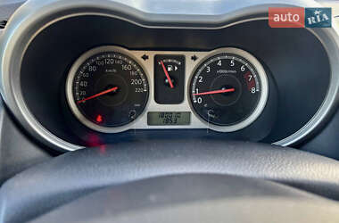 Хэтчбек Nissan Note 2006 в 