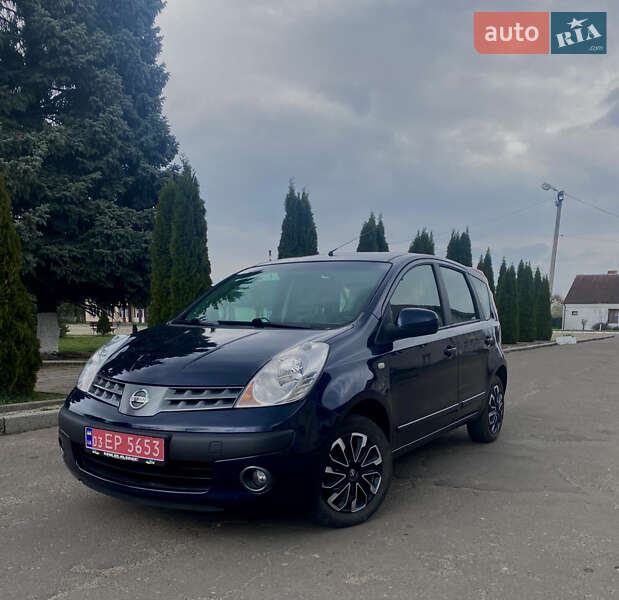 Хэтчбек Nissan Note 2006 в 