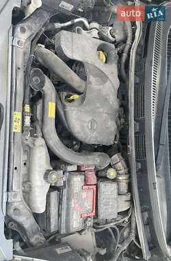 Хэтчбек Nissan Note 2008 в 