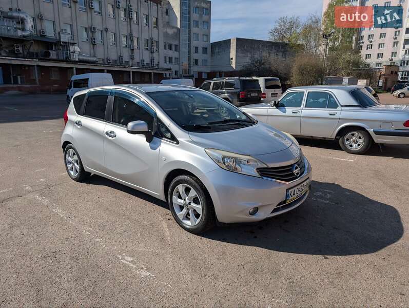 Хетчбек Nissan Note 2012 в Чернігові
