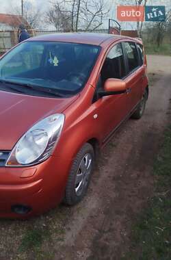 Хэтчбек Nissan Note 2007 в 