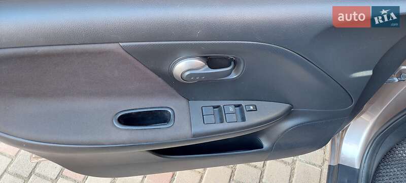 Хэтчбек Nissan Note 2009 в Ивано-Франковске