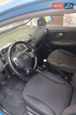 Хэтчбек Nissan Note 2006 в 