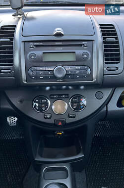Хэтчбек Nissan Note 2006 в 
