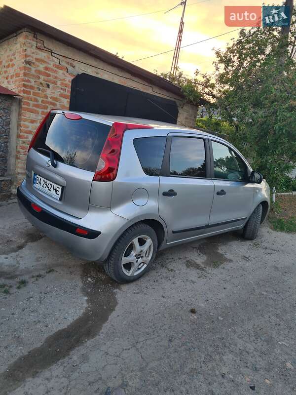 Хетчбек Nissan Note 2006 в Малій Висці