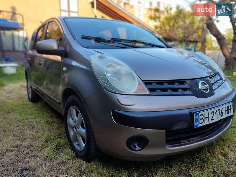 Хэтчбек Nissan Note 2007 в Одессе