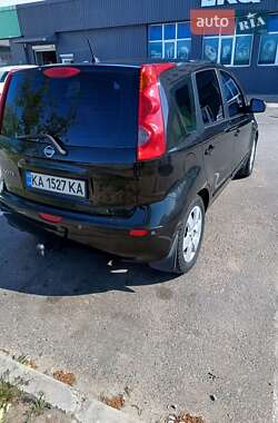 Хэтчбек Nissan Note 2008 в 