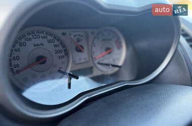 Хэтчбек Nissan Note 2007 в 