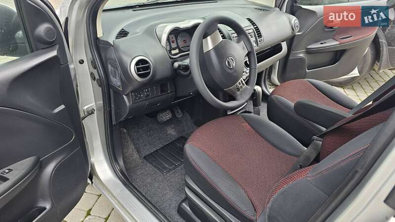 Хетчбек Nissan Note 2008 в Чернівцях