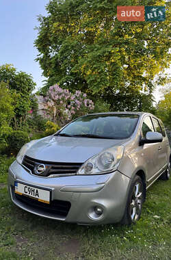 Хэтчбек Nissan Note 2016 в Львове