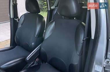Хэтчбек Nissan Note 2009 в 