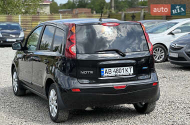 Хэтчбек Nissan Note 2009 в 