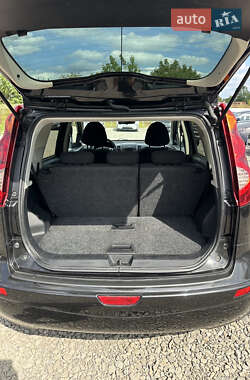 Хэтчбек Nissan Note 2009 в 