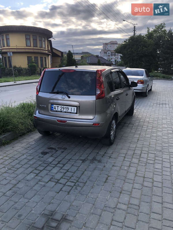 Хэтчбек Nissan Note 2008 в Ивано-Франковске