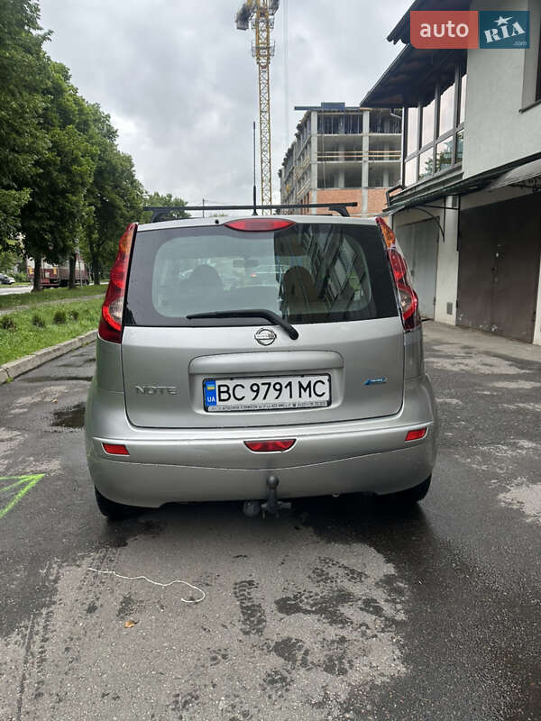Хэтчбек Nissan Note 2010 в Львове