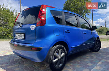 Хэтчбек Nissan Note 2007 в 