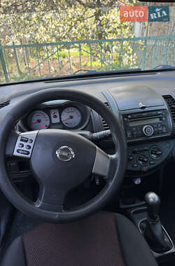 Хэтчбек Nissan Note 2008 в 
