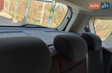 Хэтчбек Nissan Note 2008 в 