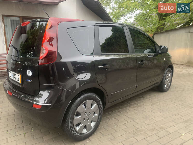 Хэтчбек Nissan Note 2010 в Казатине